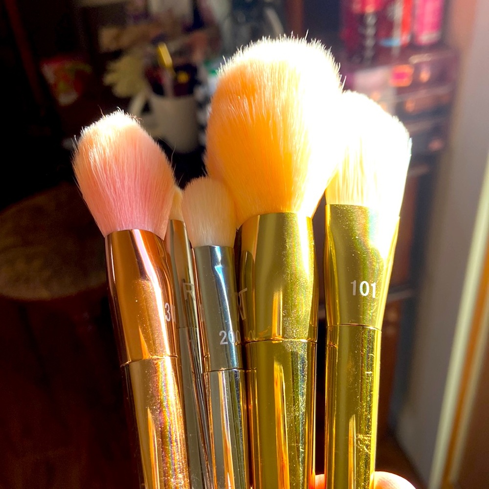 Real technique look alike makeup brush bundle